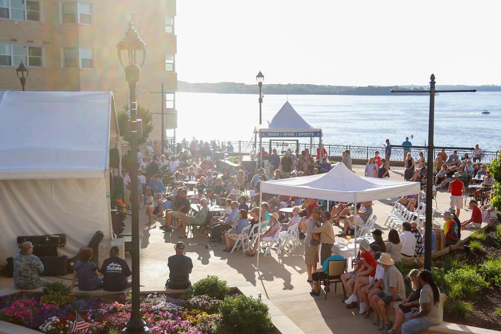 Отель The Edgewater Мадисон Удобства фото